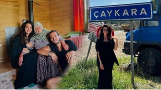 El öpmeye gittiler! Yusuf Yazıcı ve Melisa Aslı Pamuk çifti Trabzon'da 