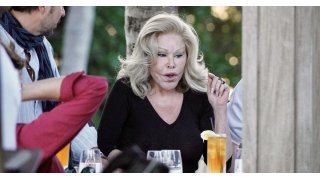 'Kedi kadın' Jocelyn Wildenstein yüzünün eski halini paylaştı